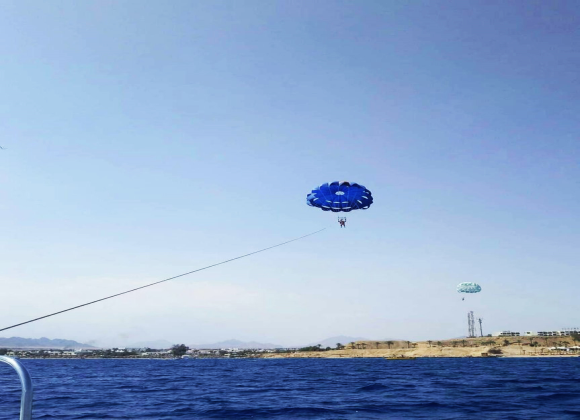 Parasailing In Sharm El Sheikh Resort sharm el sheikh- holiday in sharm- Sharm Land Tours (3)